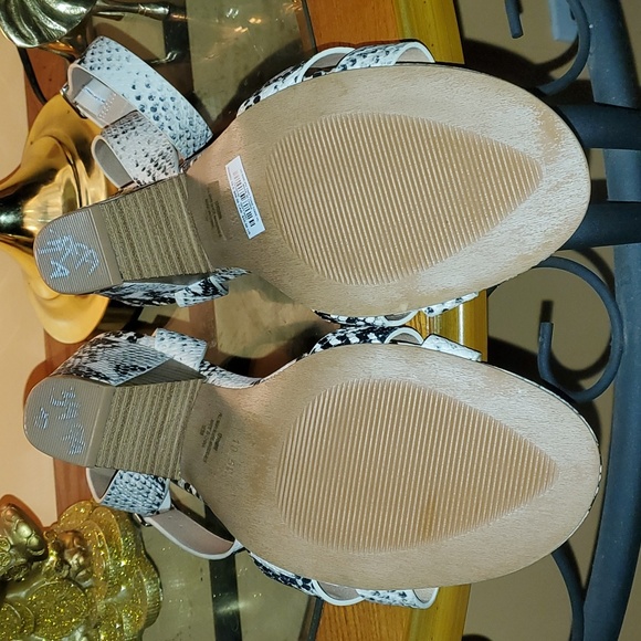 Torrid size 10.5 animal print shoe - Picture 6 of 9